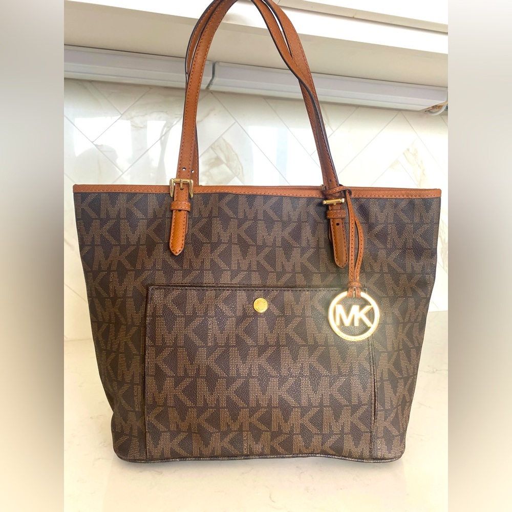 Michael Kors Large Monogram Leather Jet Set Signature Snap Tote